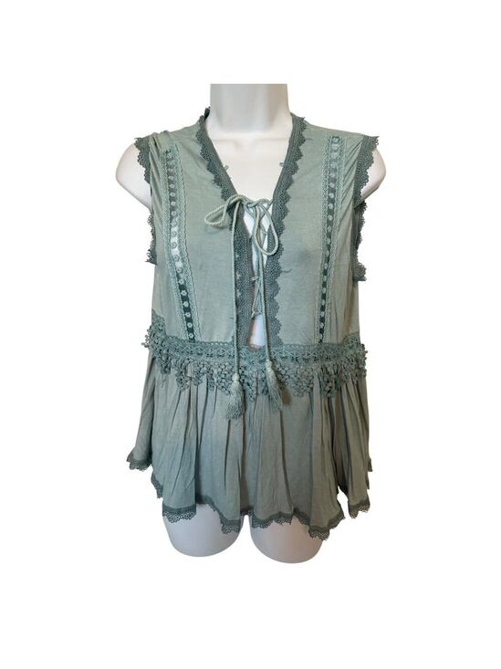 POL Tops - NWT POL Emerald Boho Lace Up front w/Tassle Tie Detail  S